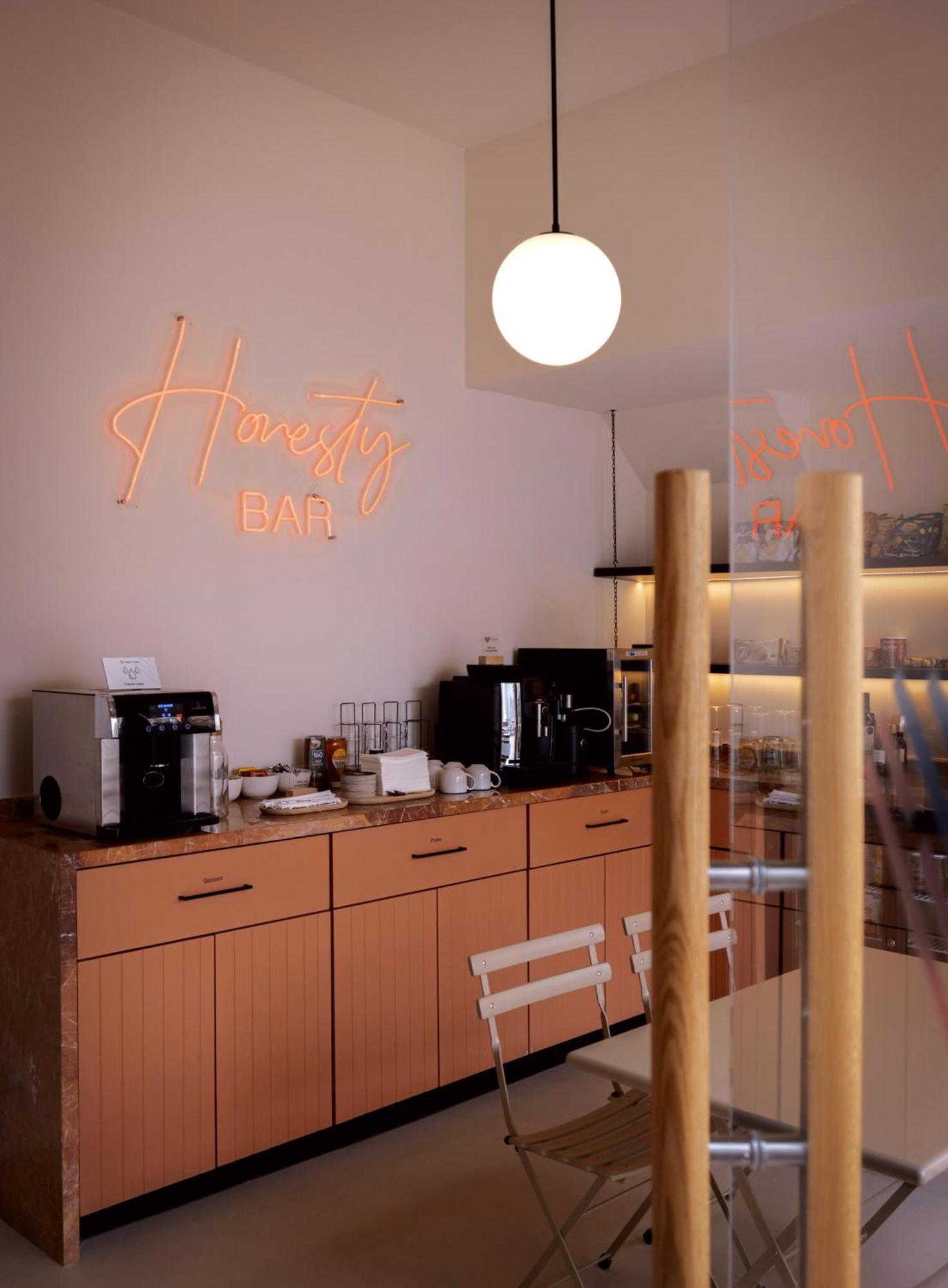 Heart Hotel ليماسول المظهر الخارجي الصورة